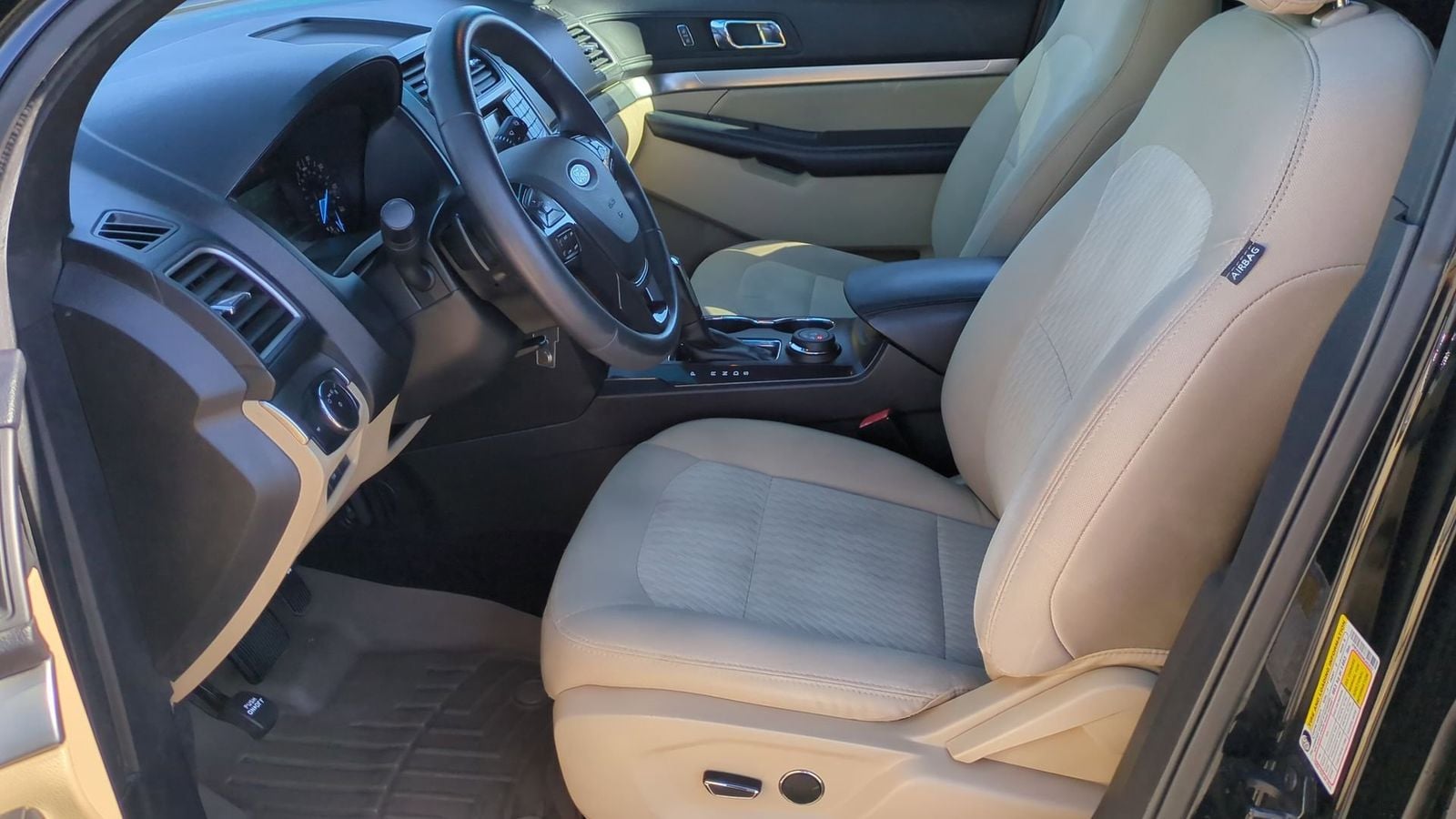 Thumbnail: 2017 Ford Explorer - 15
