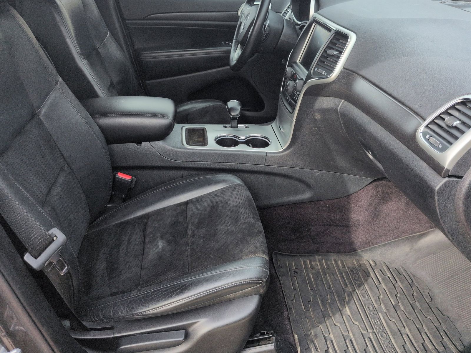 Thumbnail: 2015 Jeep Grand Cherokee - 28