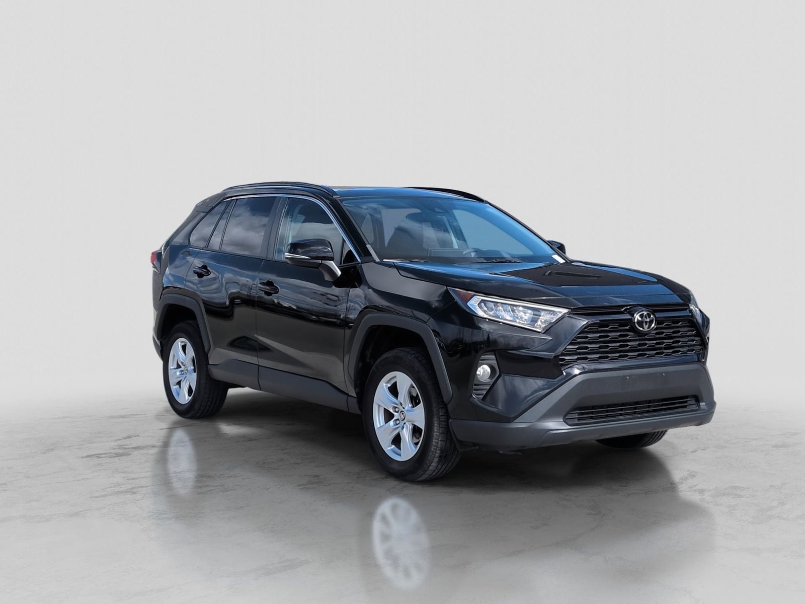 Thumbnail: 2019 Toyota RAV4 - 10