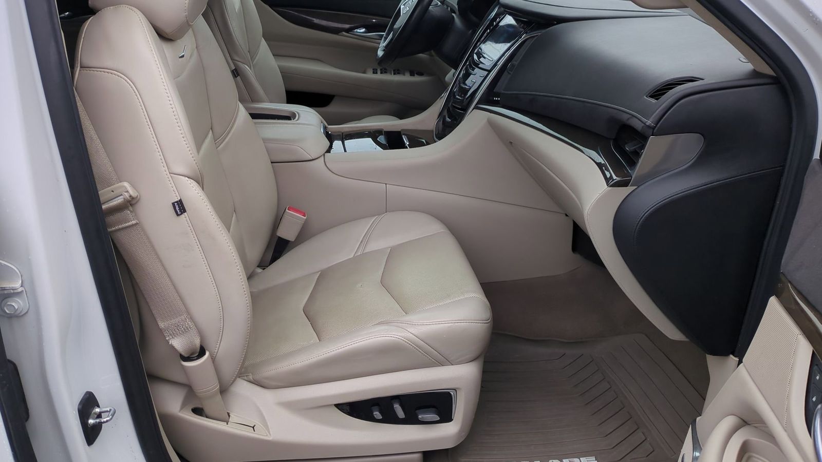 Thumbnail: 2020 Cadillac Escalade - 25