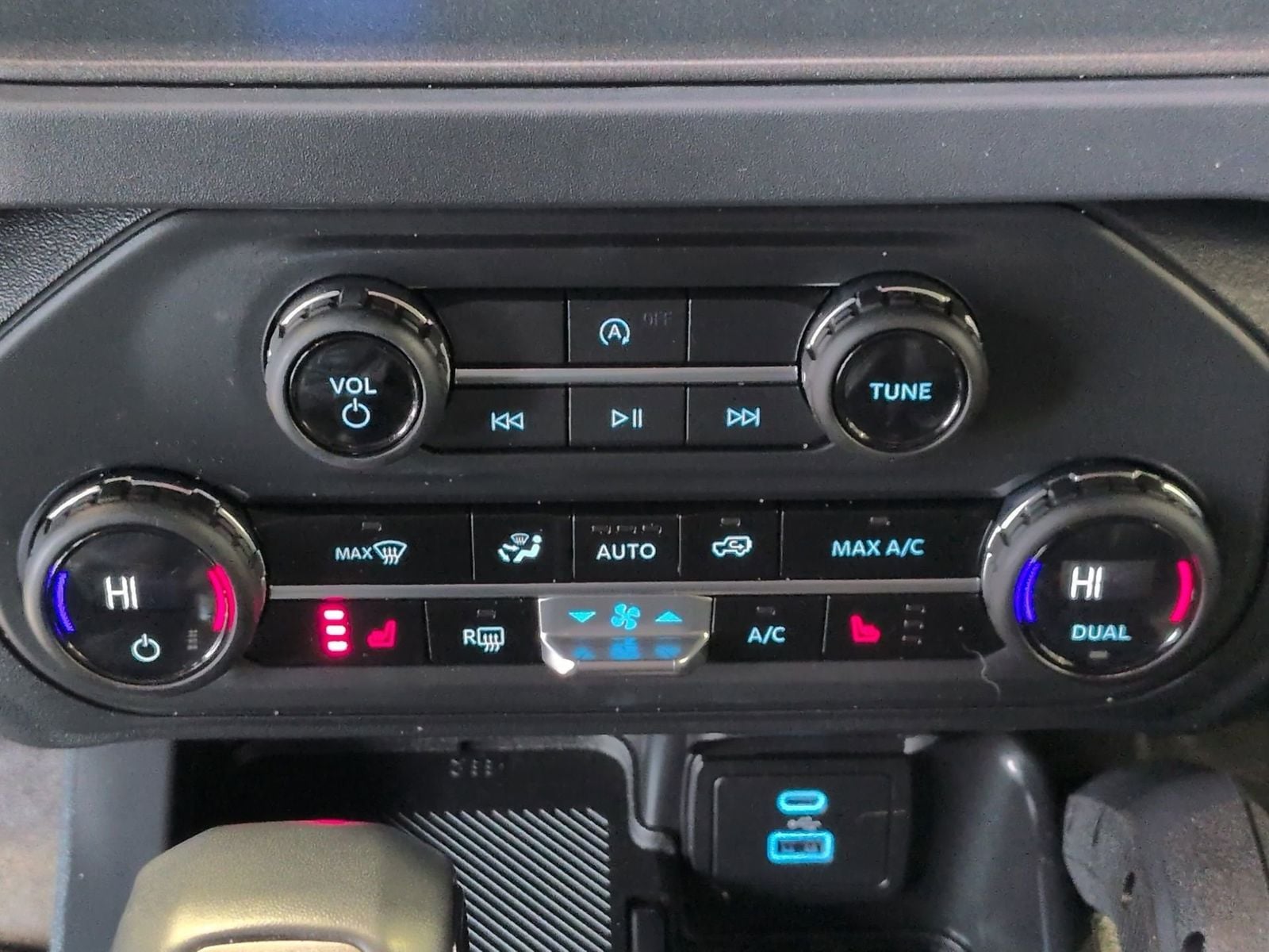 Thumbnail: 2025 Ford Bronco - 34