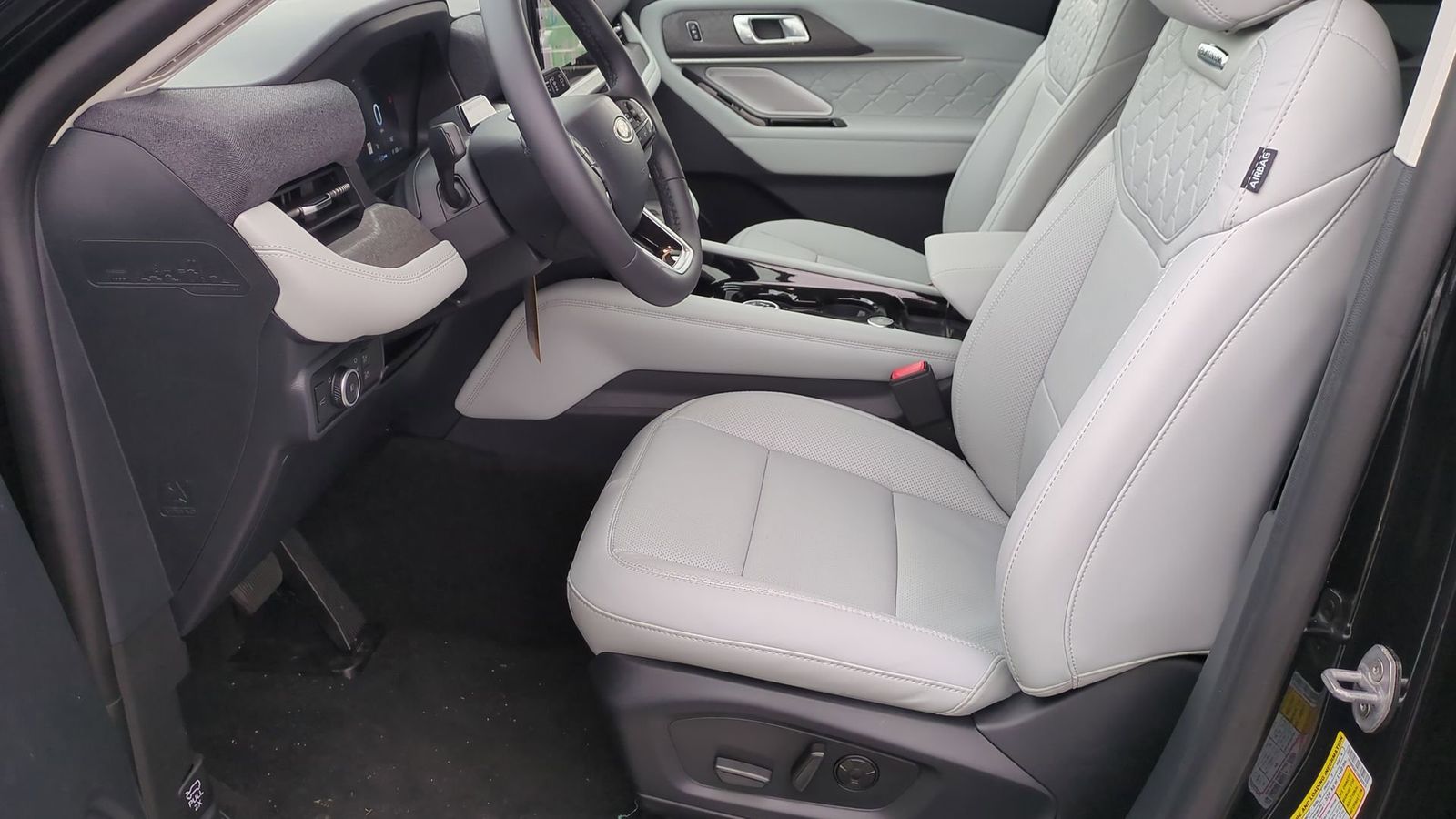 Thumbnail: 2025 Ford Explorer - 14