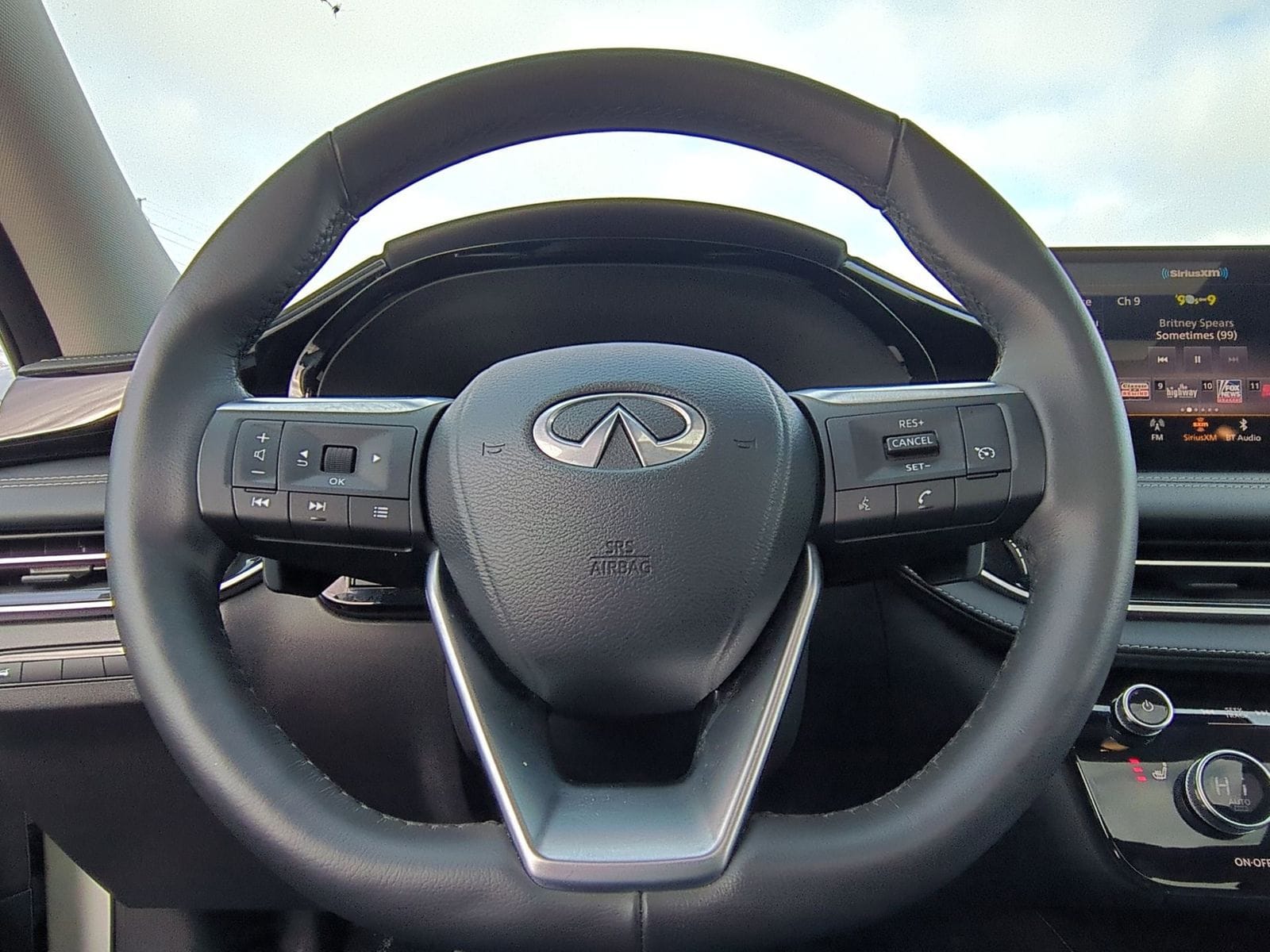 Thumbnail: 2023 INFINITI QX60 - 25