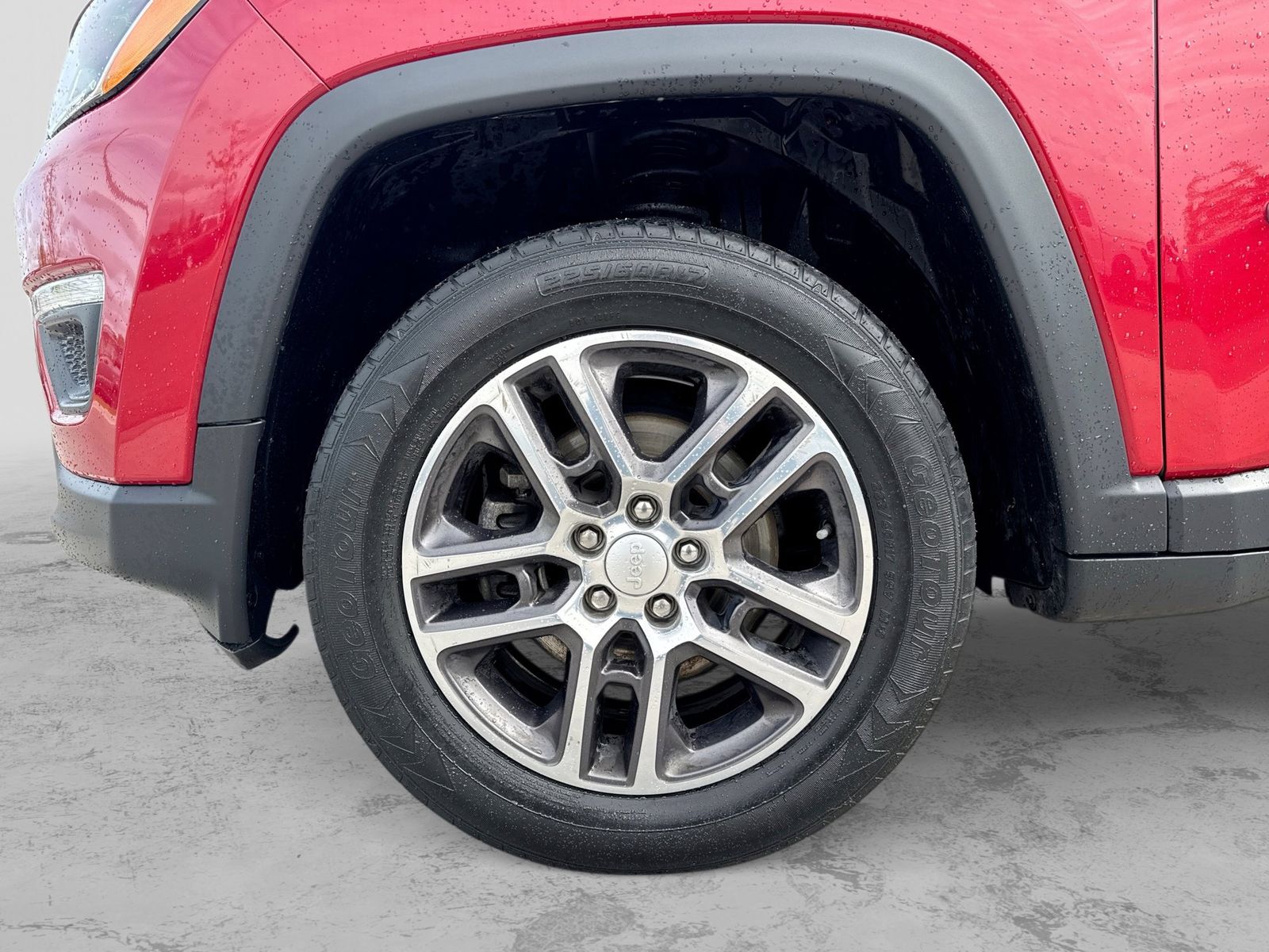 Thumbnail: 2018 Jeep Compass - 14