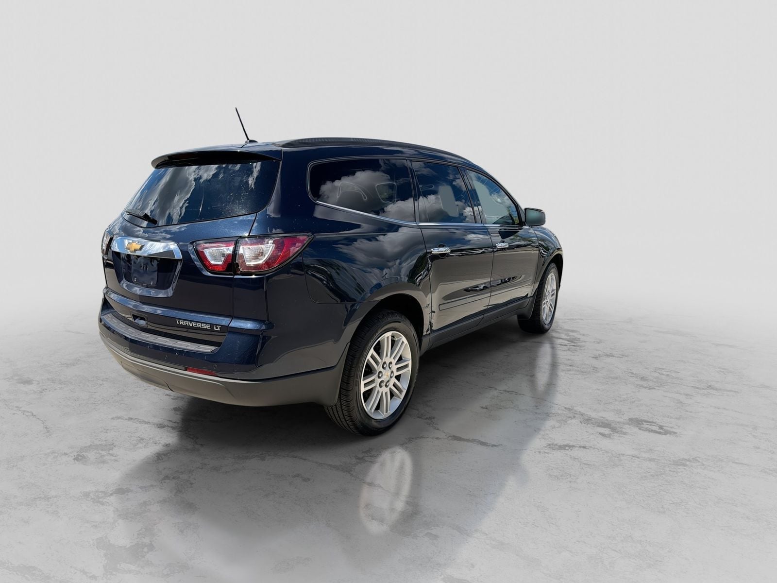 Thumbnail: 2015 Chevrolet Traverse - 7