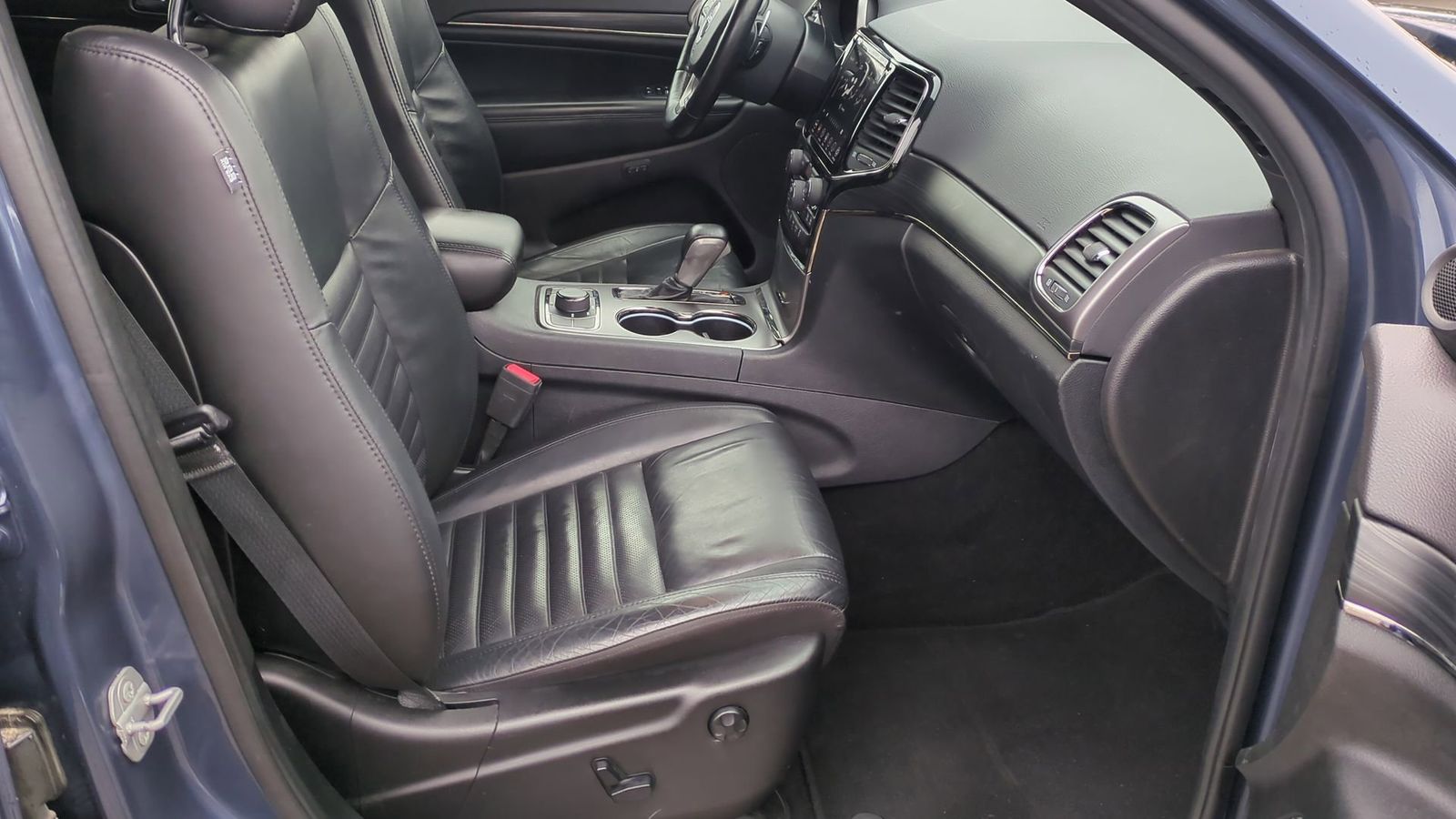 Thumbnail: 2020 Jeep Grand Cherokee - 24