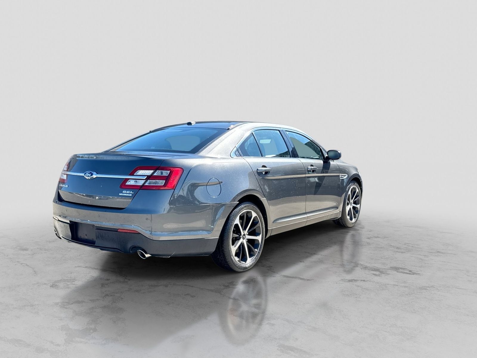 Thumbnail: 2015 Ford Taurus - 7