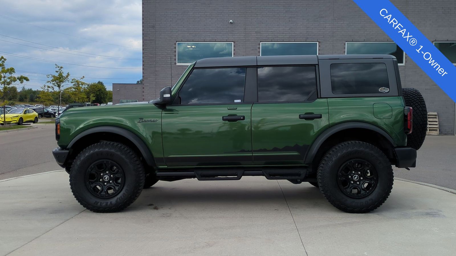 2023 Ford Bronco Wildtrak photo 2