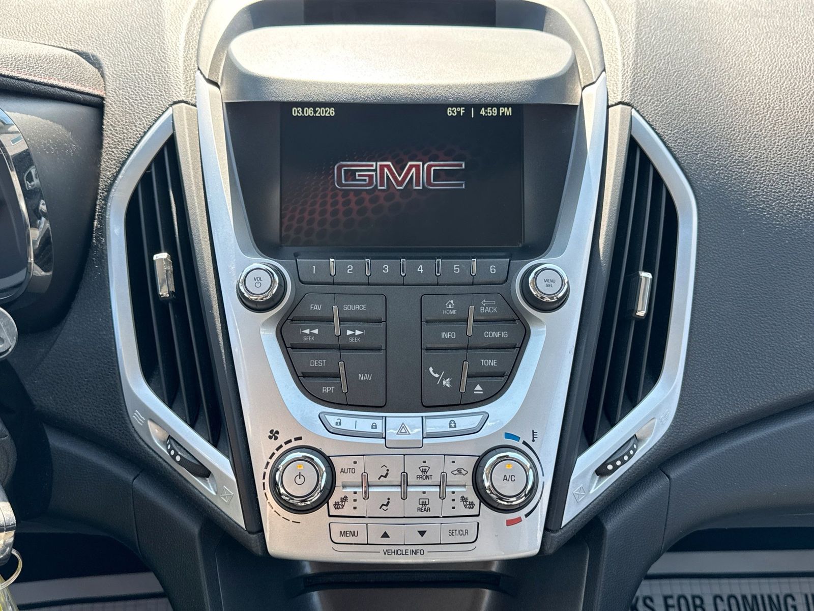 Thumbnail: 2012 GMC Terrain - 32