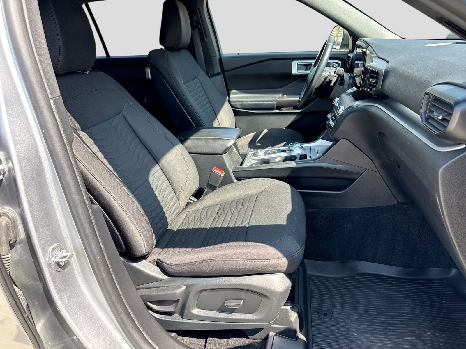 Thumbnail: 2020 Ford Explorer - 24