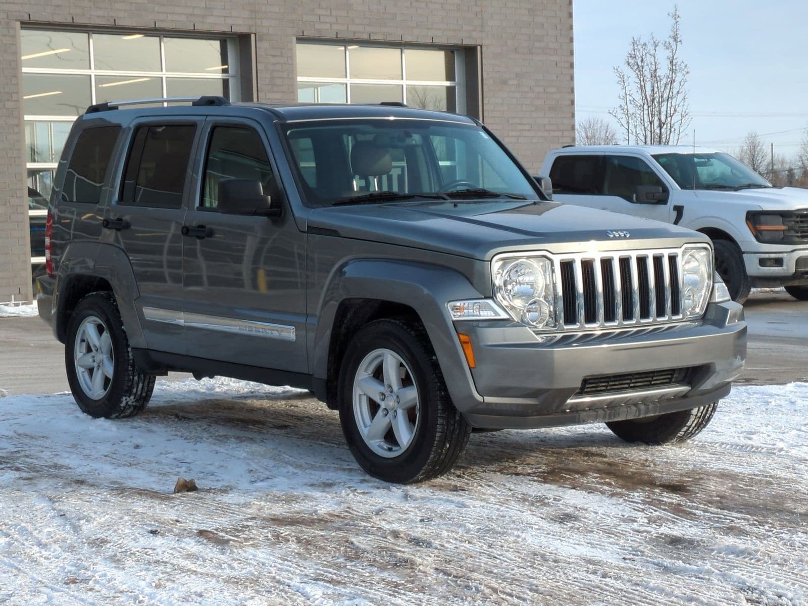 Thumbnail: 2012 Jeep Liberty - 10