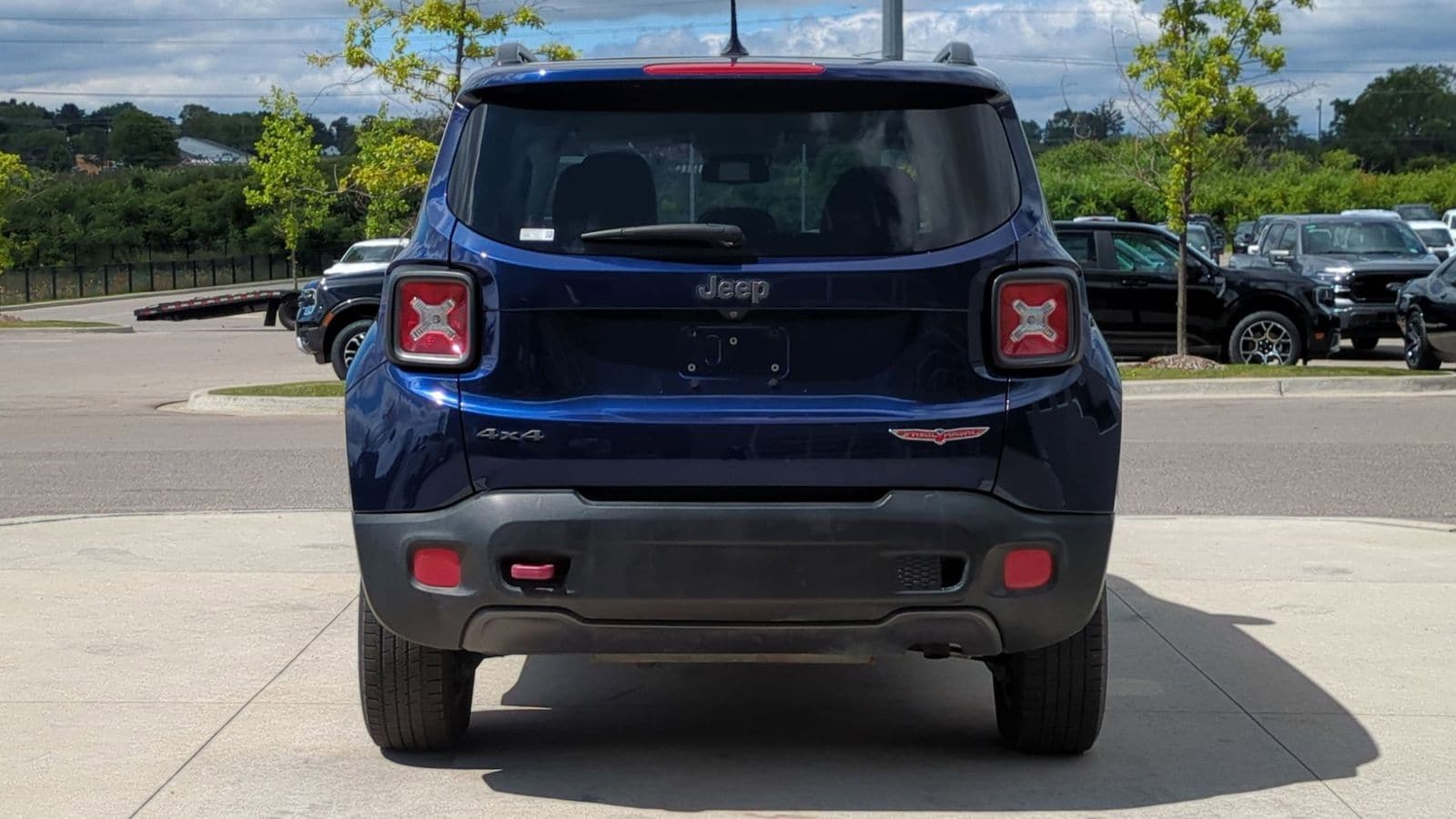 Thumbnail: 2017 Jeep Renegade - 7