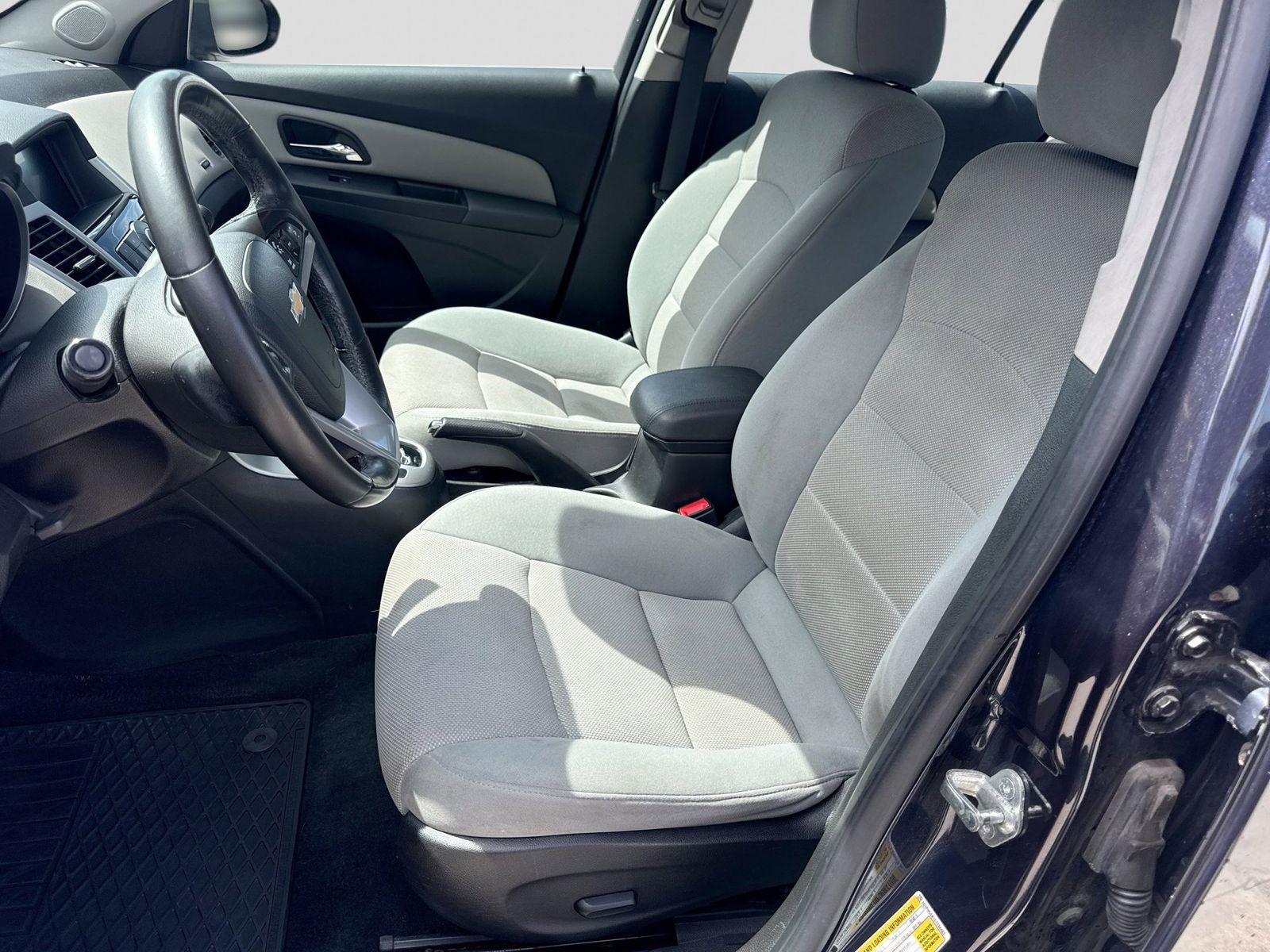 Thumbnail: 2014 Chevrolet Cruze - 16