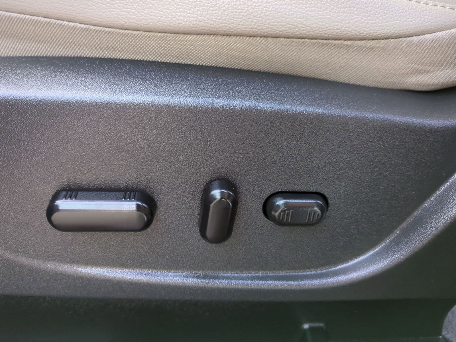 Thumbnail: 2019 Ford Escape - 20