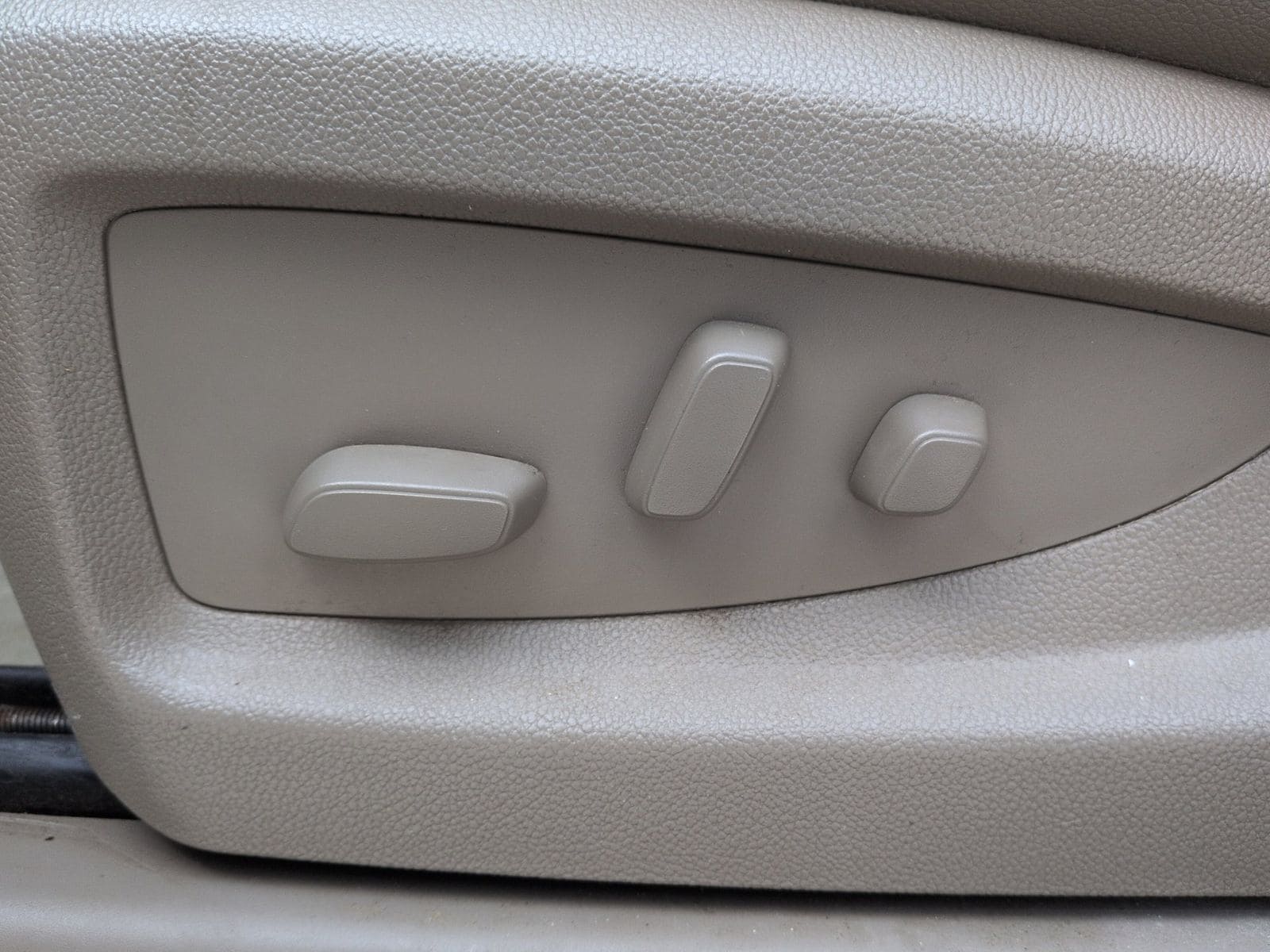 Thumbnail: 2015 Chevrolet Suburban - 20