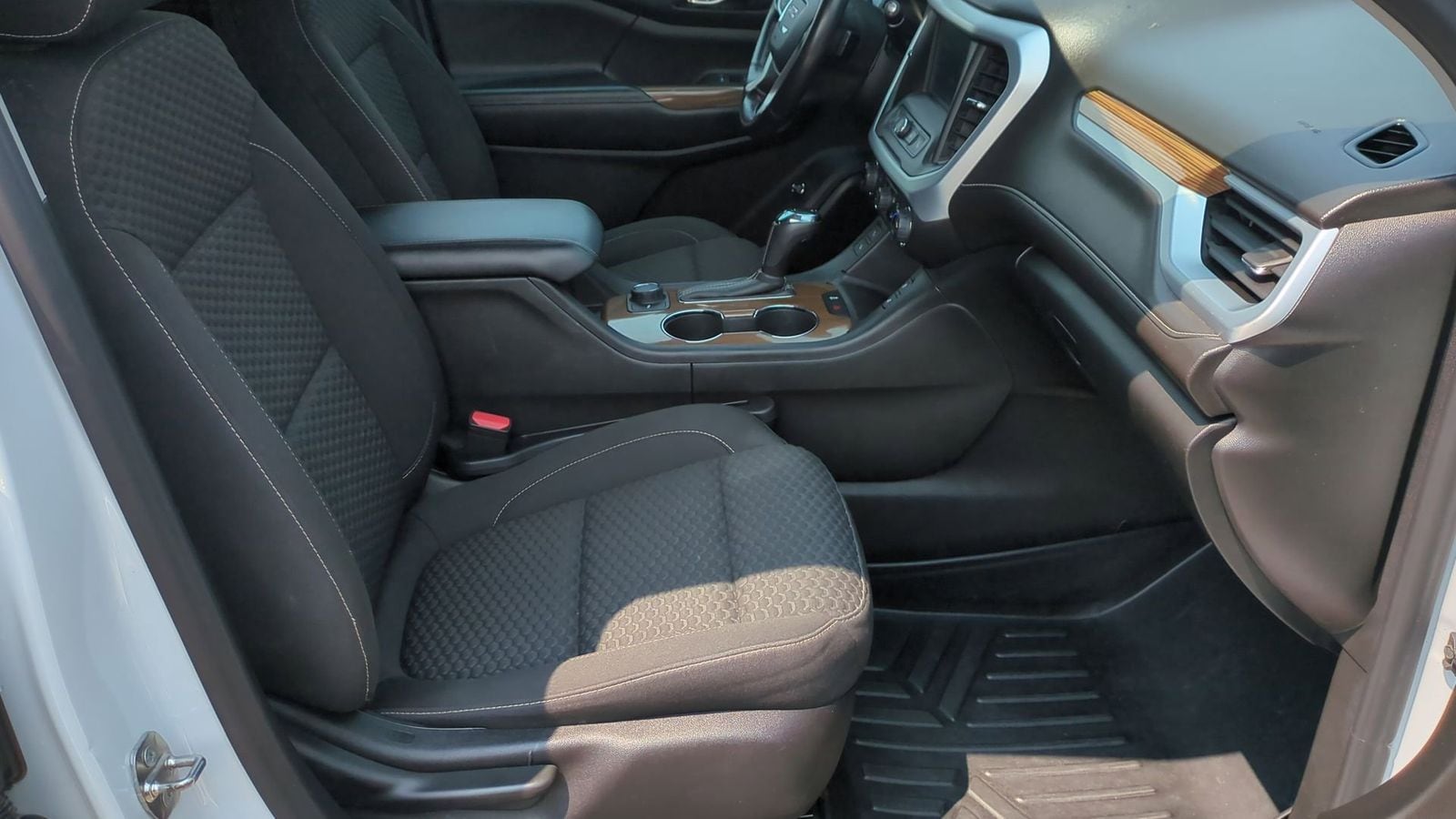 Thumbnail: 2019 GMC Acadia - 39
