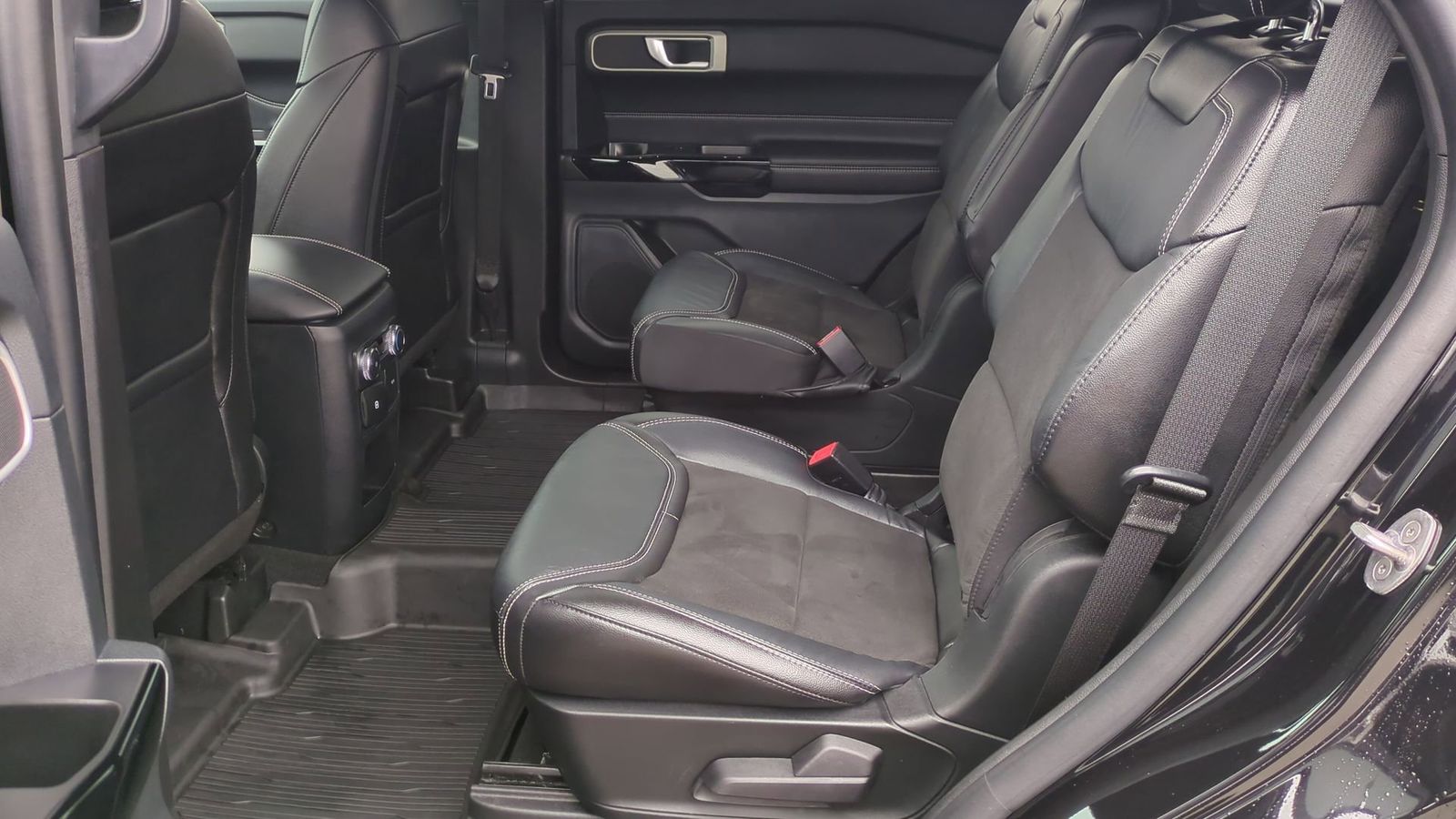 Thumbnail: 2021 Ford Explorer - 18