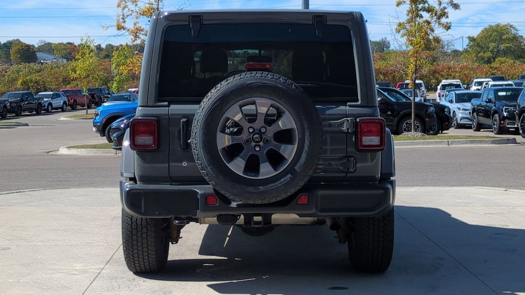 Used 2018 Jeep Wrangler Unlimited Sahara SUV