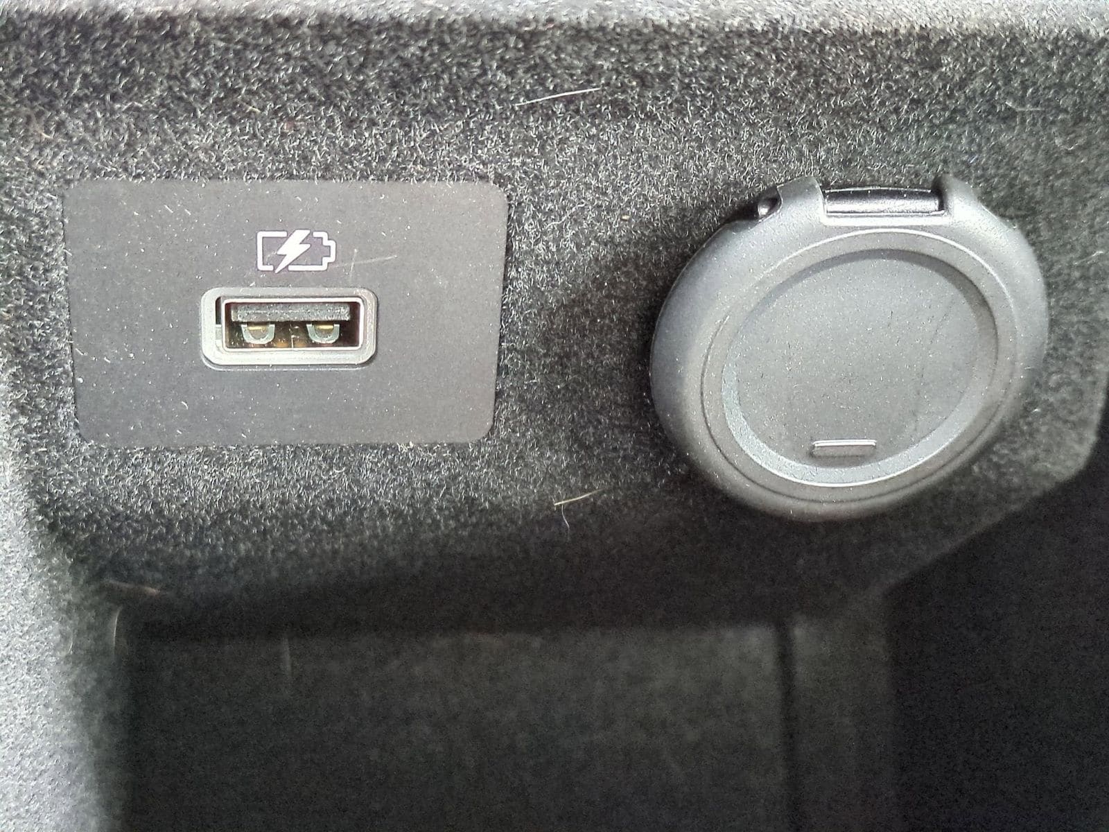 Thumbnail: 2023 INFINITI QX60 - 32