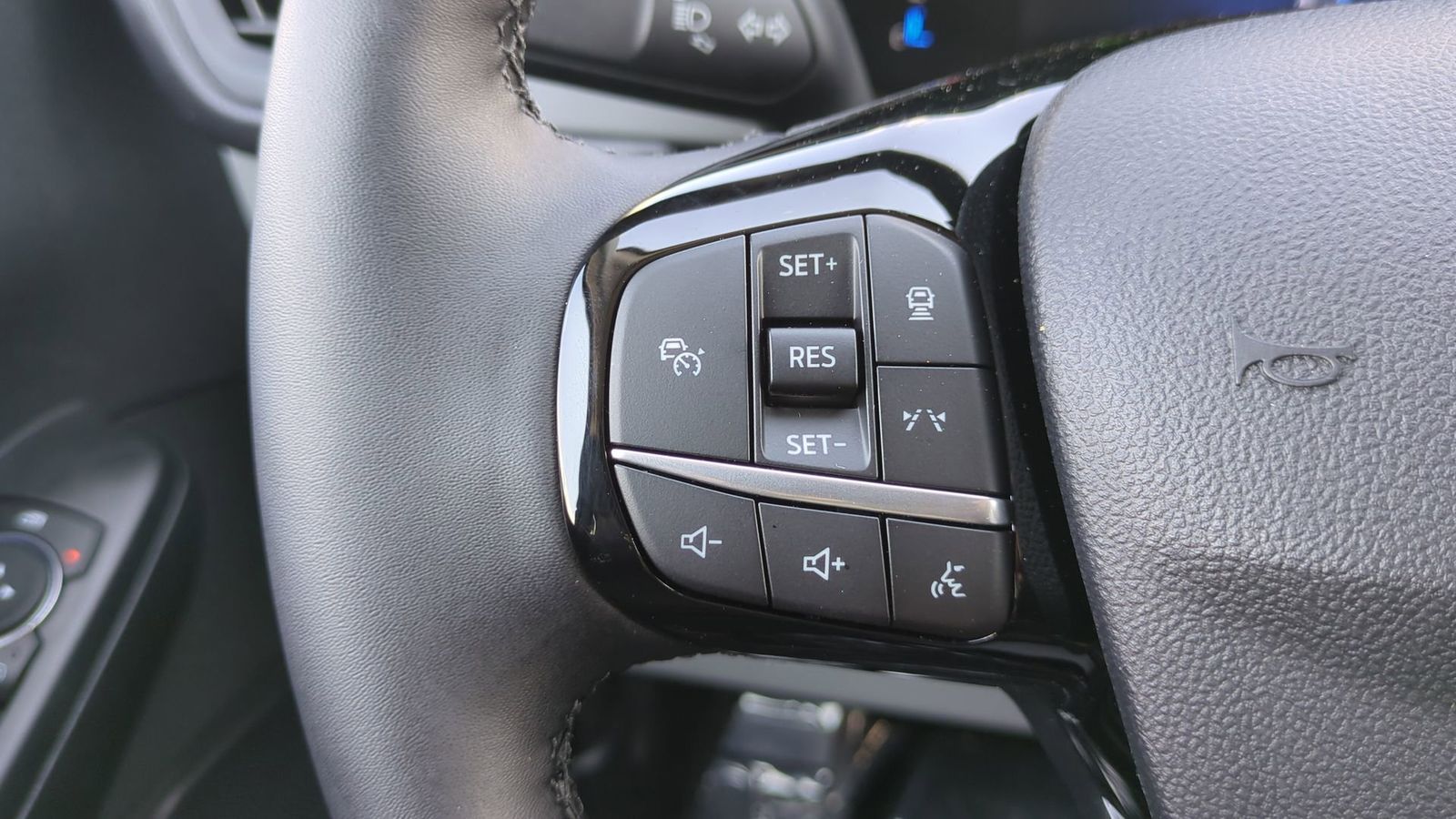 Thumbnail: 2025 Ford Escape - 22