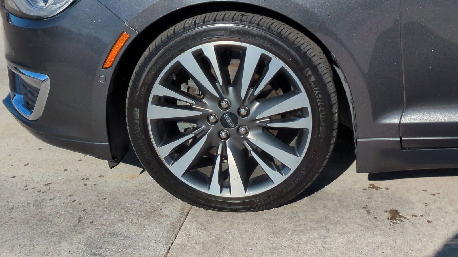 Thumbnail: 2020 Lincoln MKZ - 14