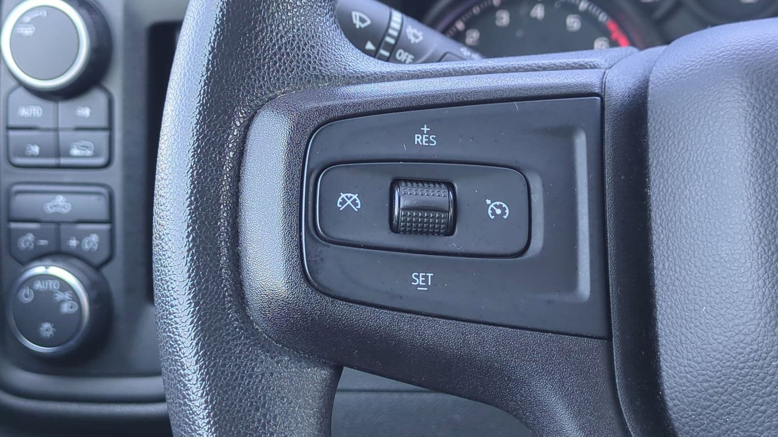 Thumbnail: 2020 Chevrolet Silverado 1500 - 23