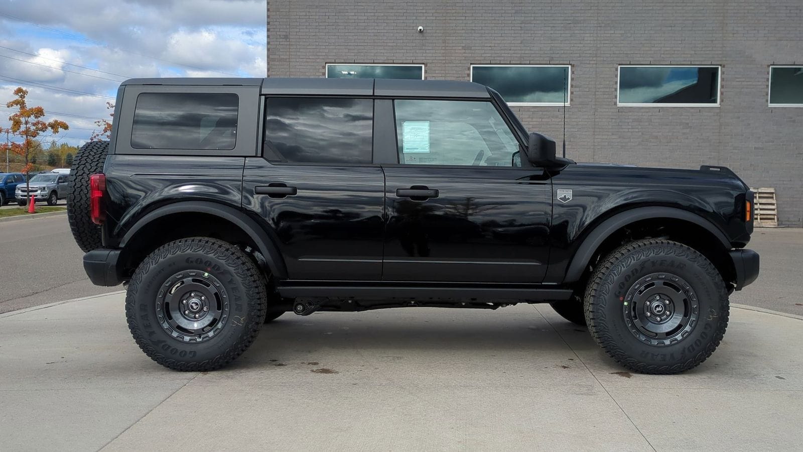 Thumbnail: 2025 Ford Bronco - 7