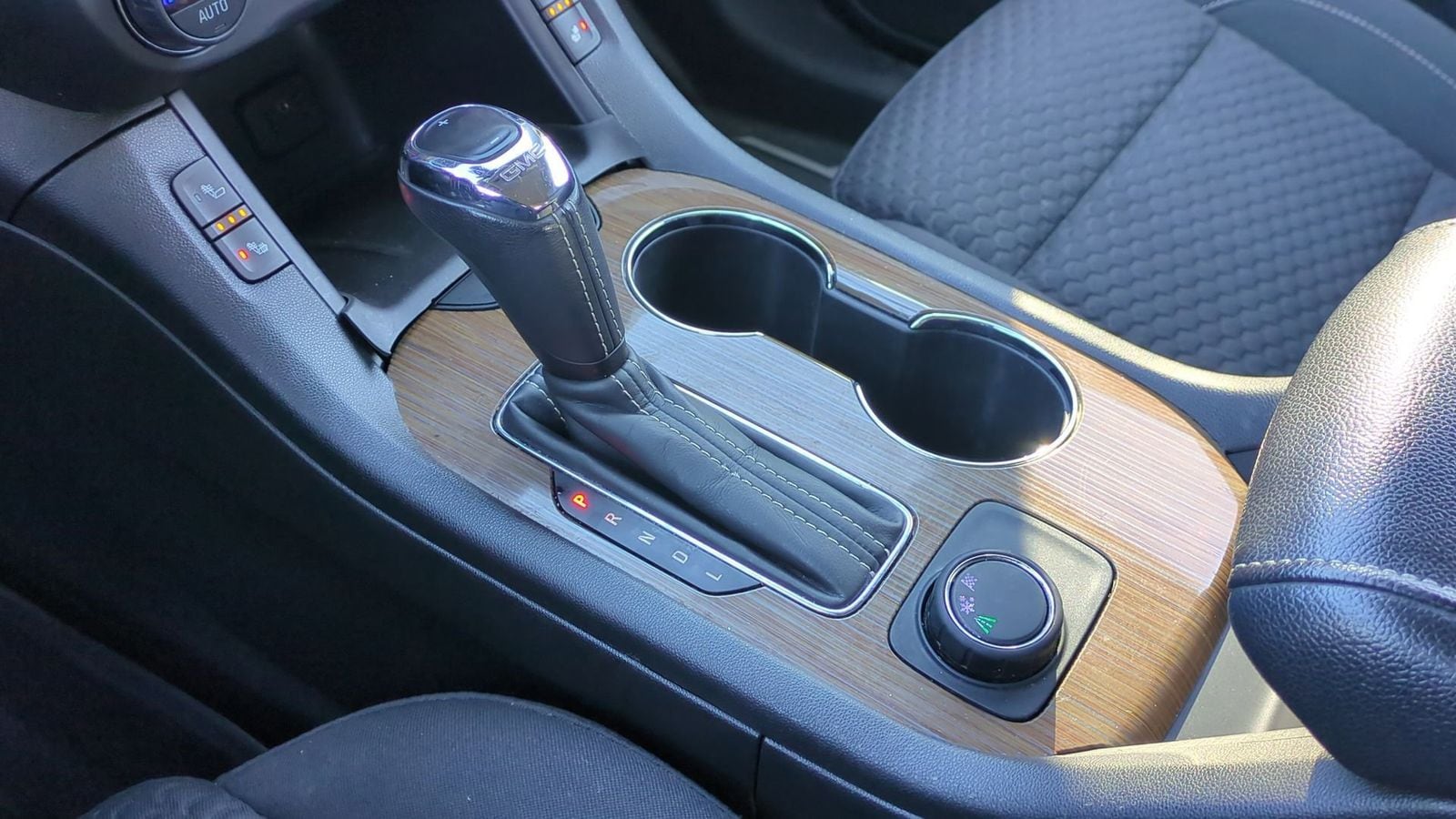 Thumbnail: 2019 GMC Acadia - 33