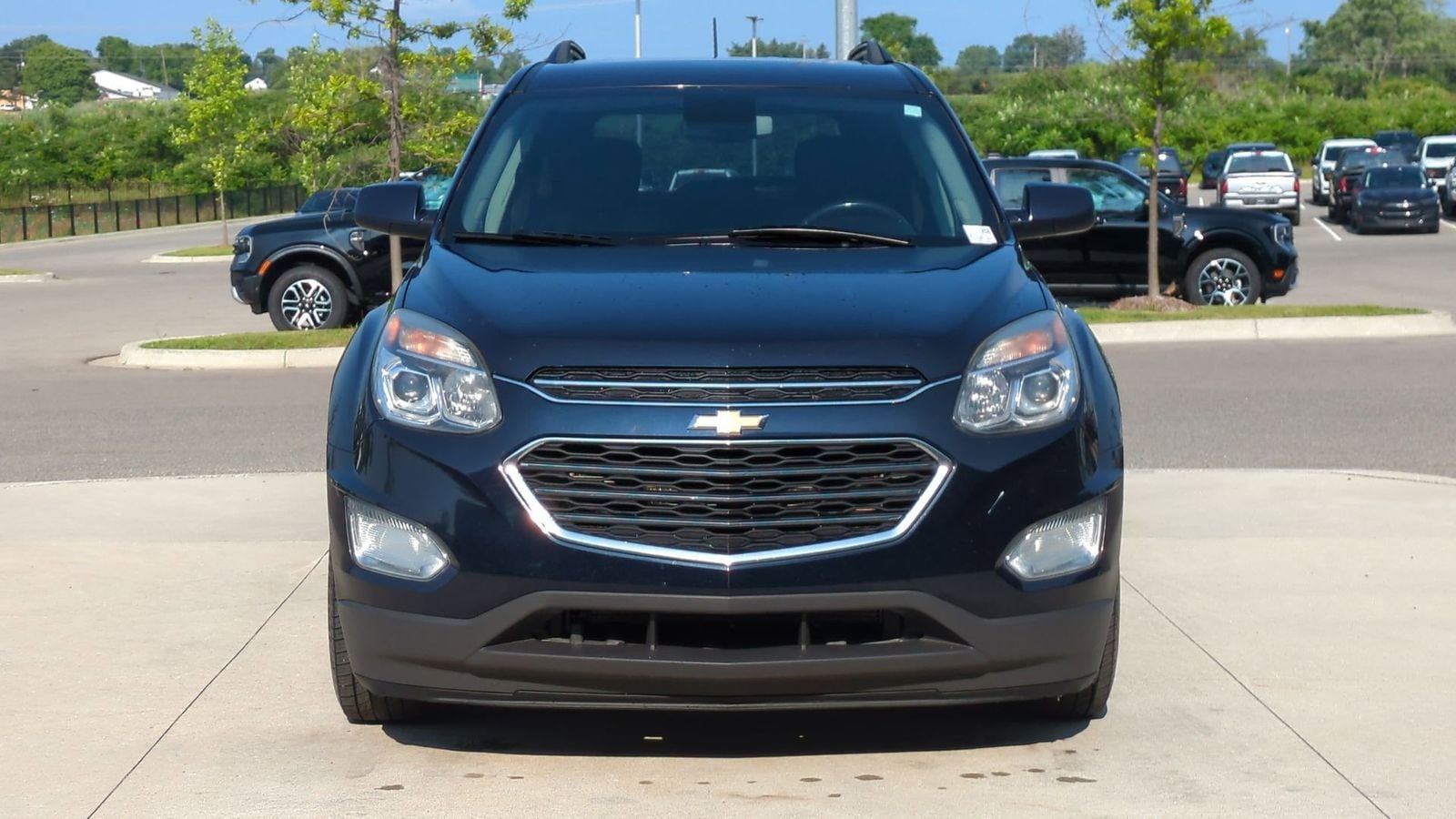Thumbnail: 2017 Chevrolet Equinox - 9