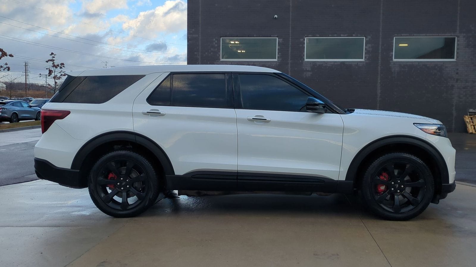 Thumbnail: 2022 Ford Explorer - 9