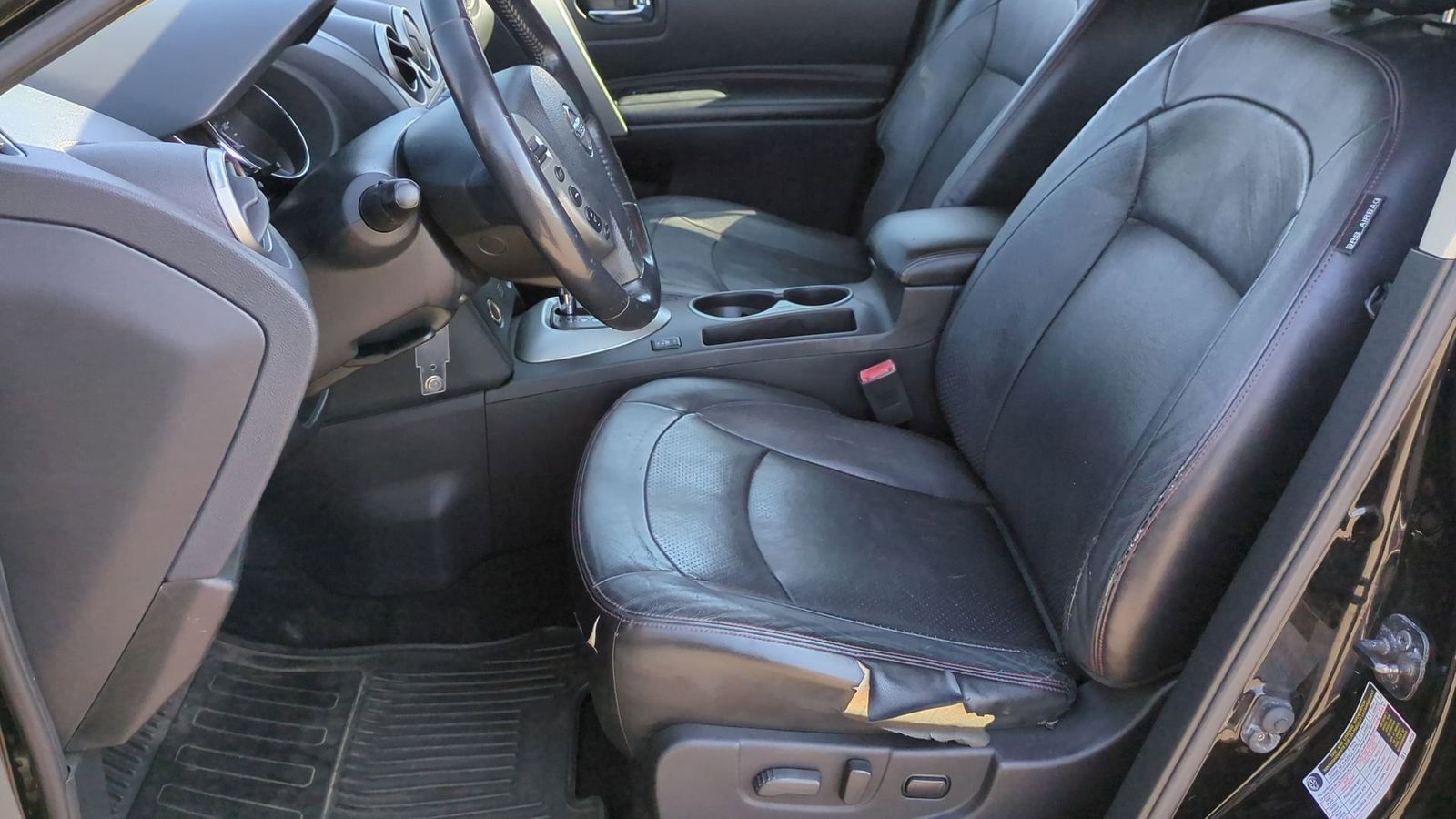 Thumbnail: 2011 Nissan Rogue - 17
