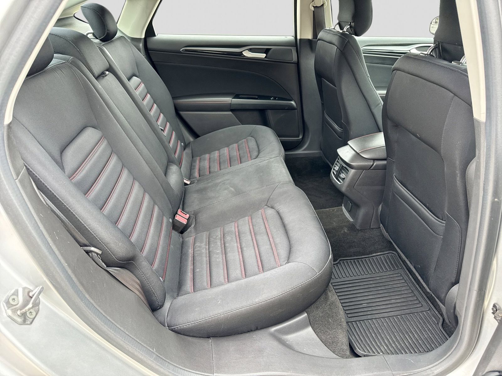 Thumbnail: 2013 Ford Fusion - 21