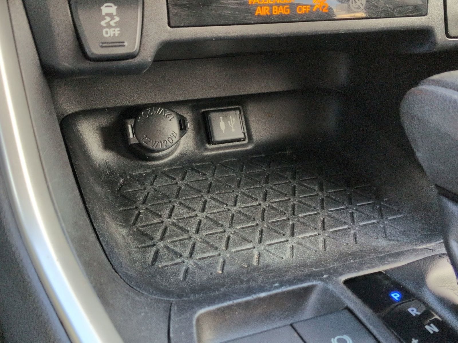 Thumbnail: 2019 Toyota RAV4 - 33