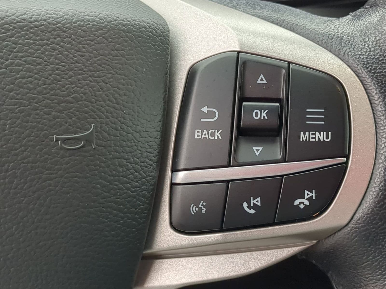 Thumbnail: 2022 Ford Explorer - 30