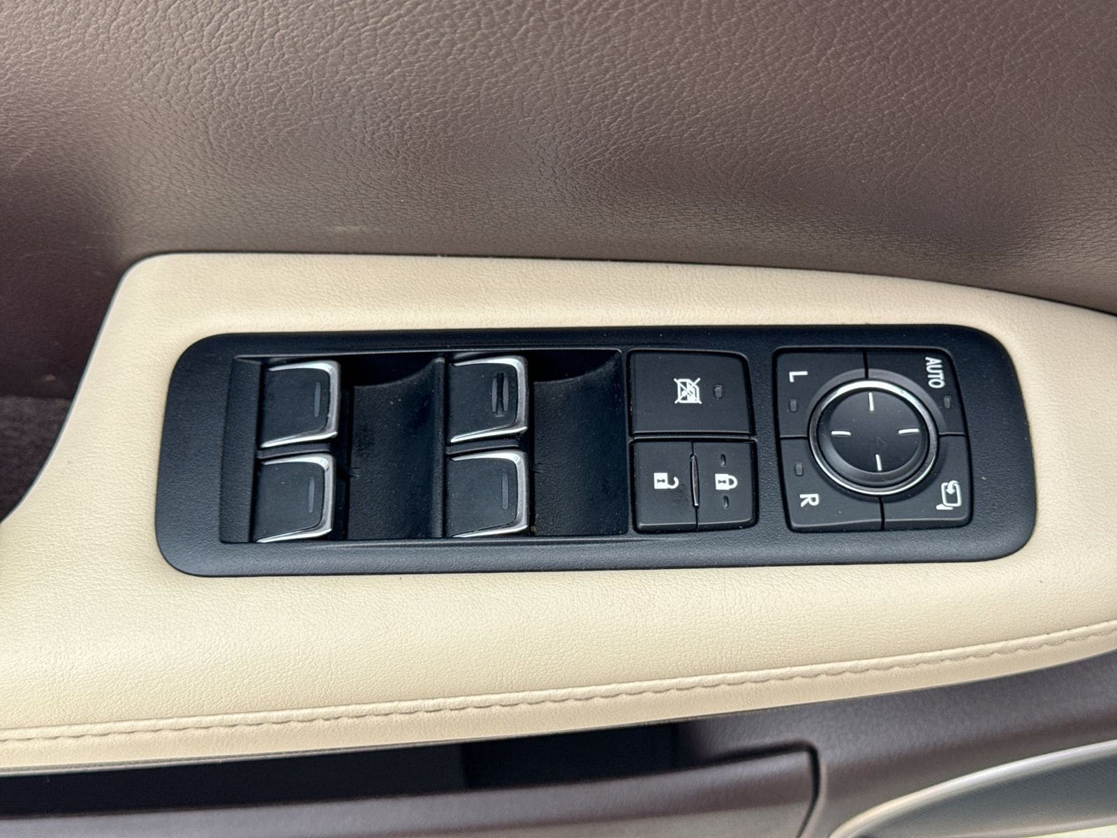 Thumbnail: 2016 Lexus RX - 20