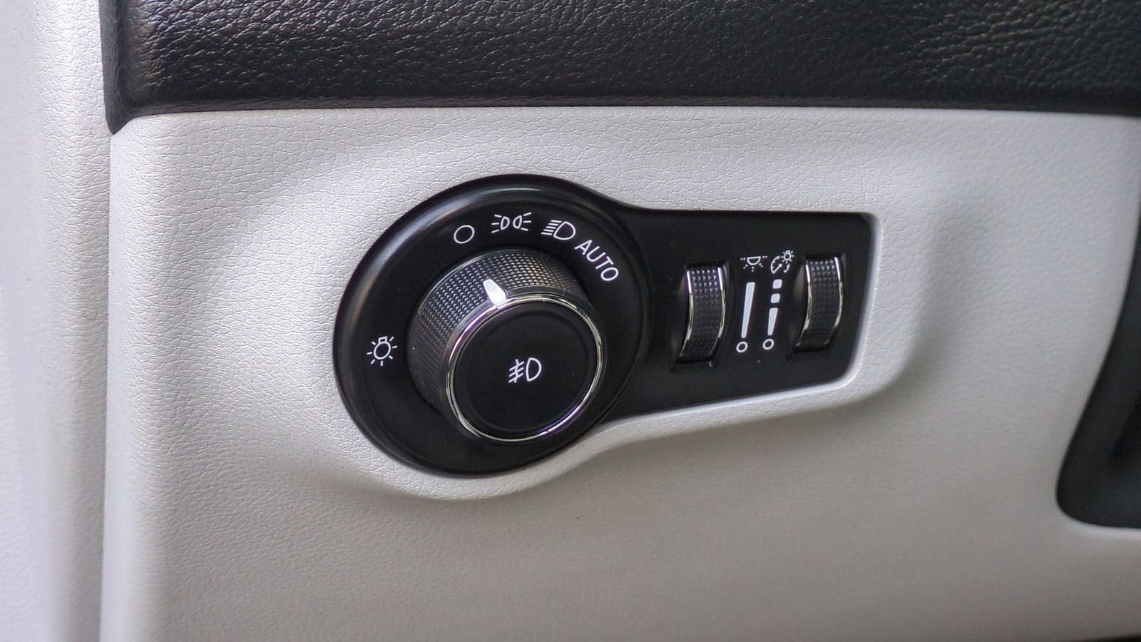 Thumbnail: 2019 Jeep Compass - 17