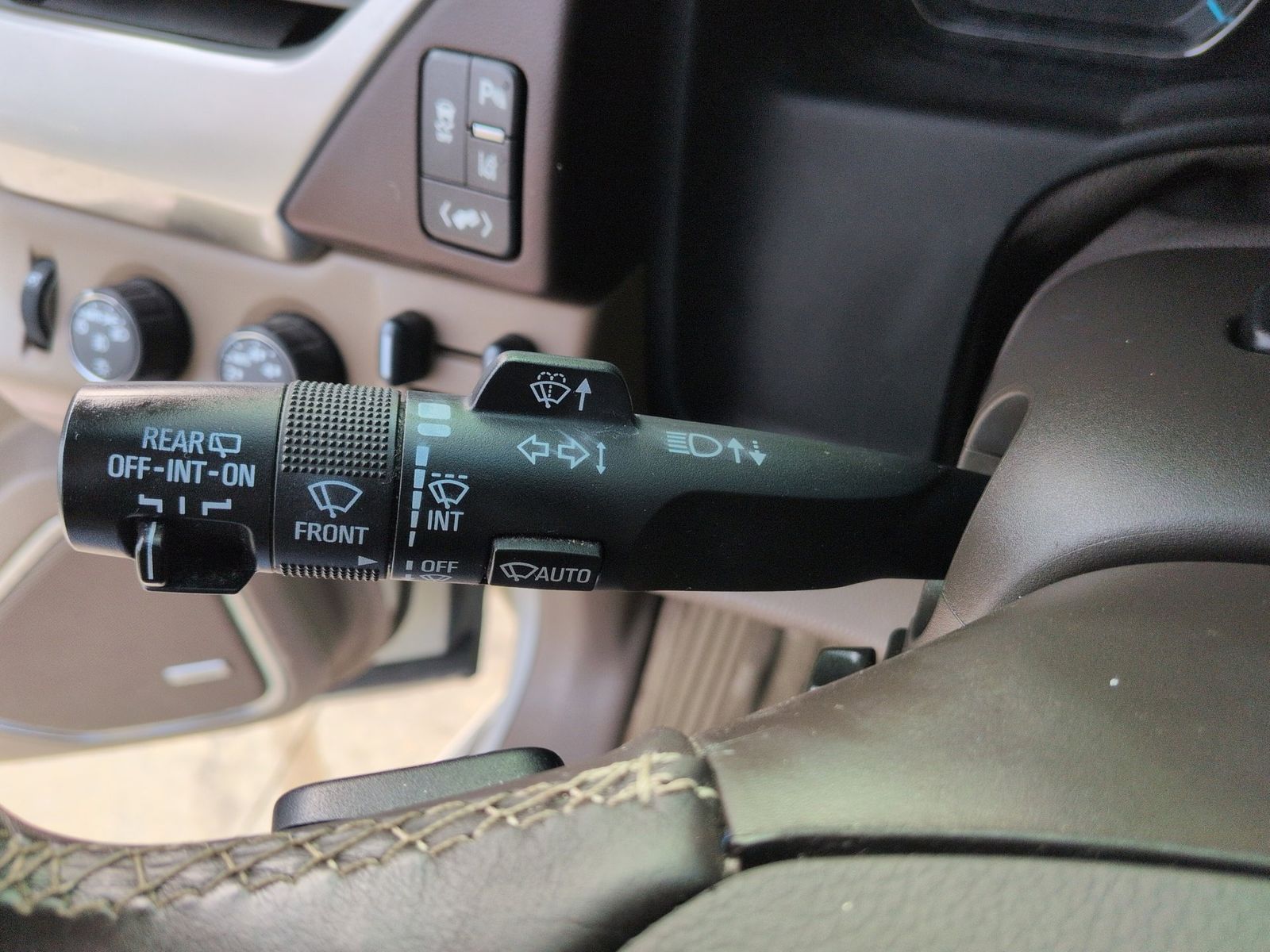 Thumbnail: 2015 Chevrolet Suburban - 35