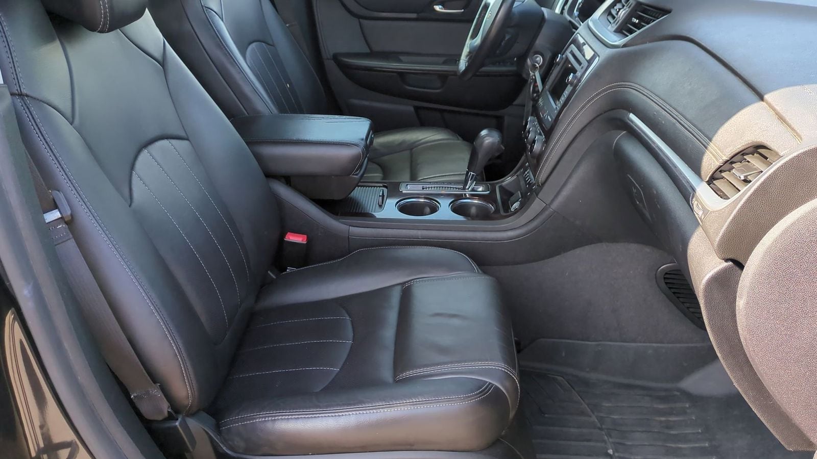 Thumbnail: 2017 Chevrolet Traverse - 23
