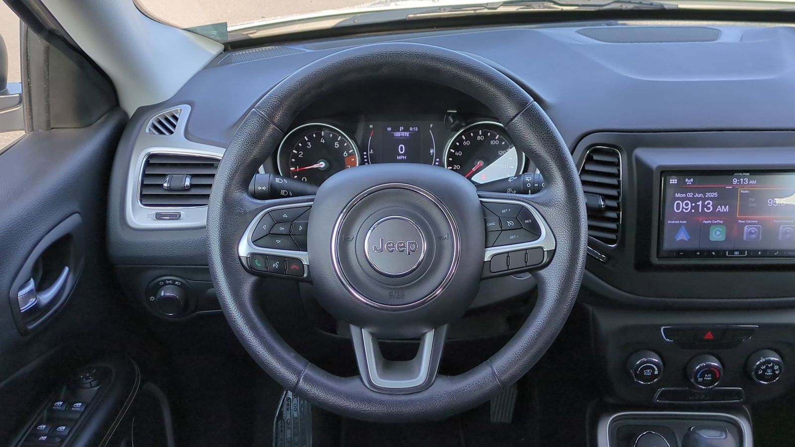 Thumbnail: 2018 Jeep Compass - 22