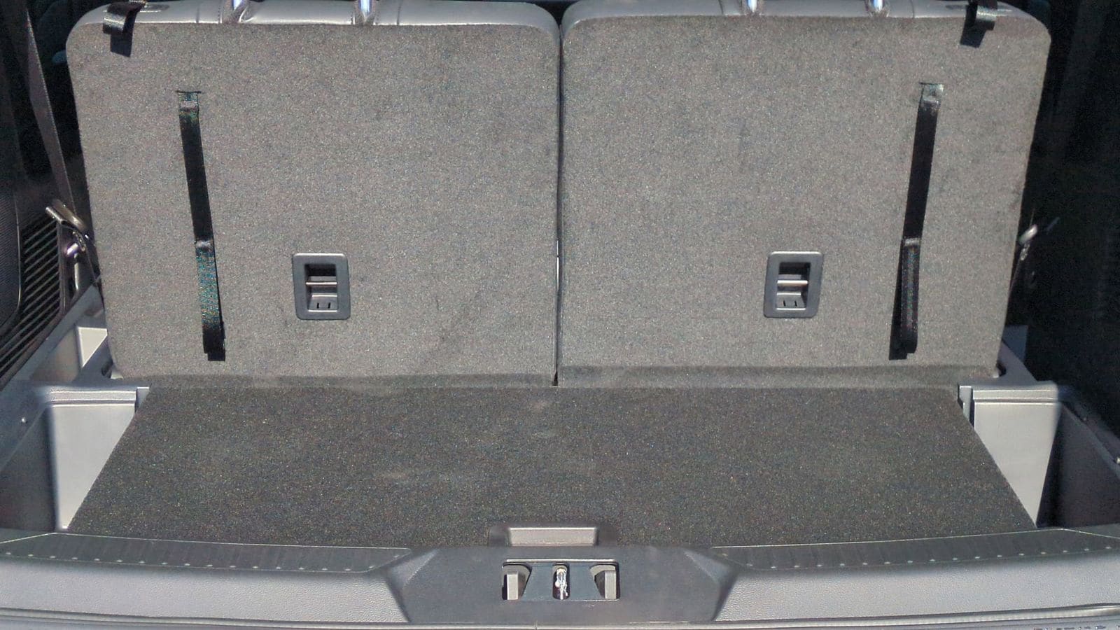 Thumbnail: 2025 Ford Explorer - 34