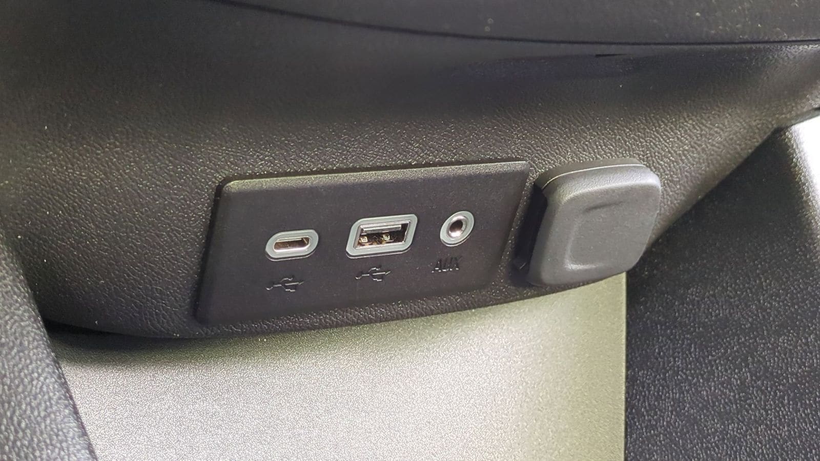 Thumbnail: 2022 Chevrolet Malibu - 33