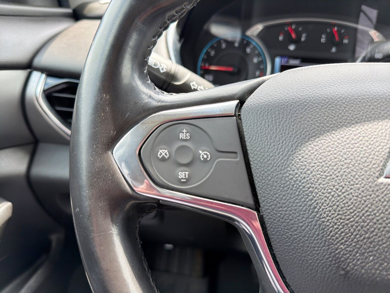 Thumbnail: 2019 Chevrolet Traverse - 28