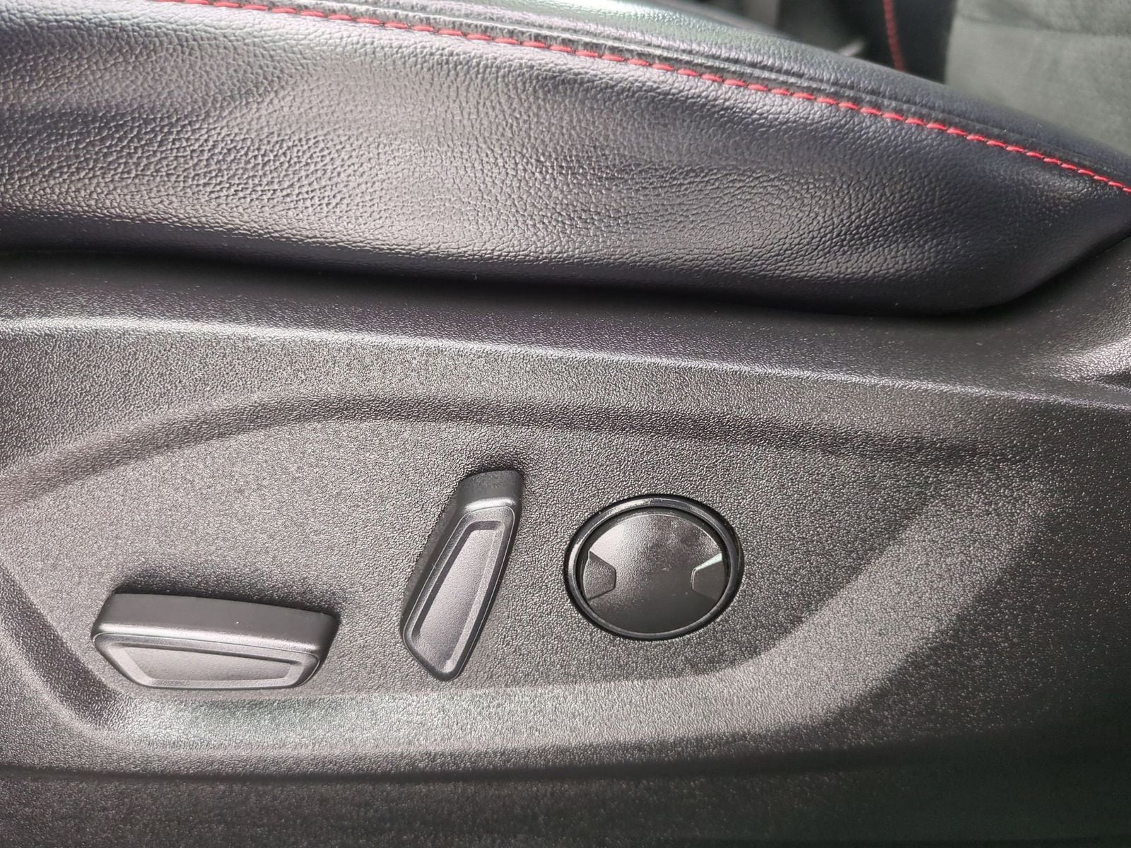 Thumbnail: 2024 Ford Edge - 21