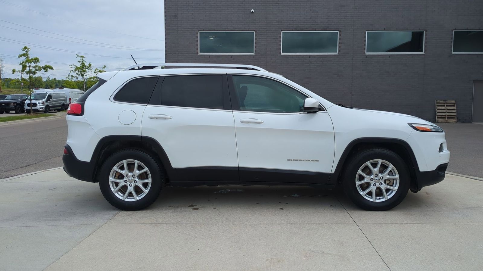 Thumbnail: 2015 Jeep Cherokee - 7