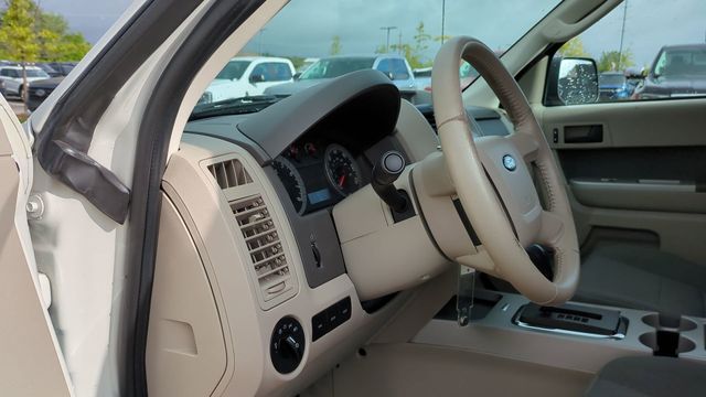 Used 2009 Ford Escape XLT with VIN 1FMCU03G09KC67324 for sale in Washington, MI