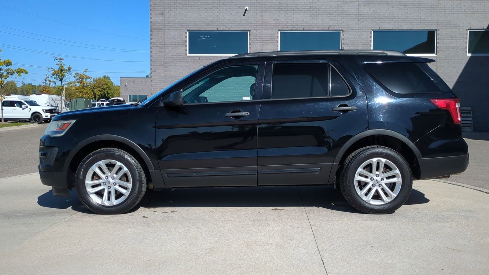 Thumbnail: 2017 Ford Explorer - 3