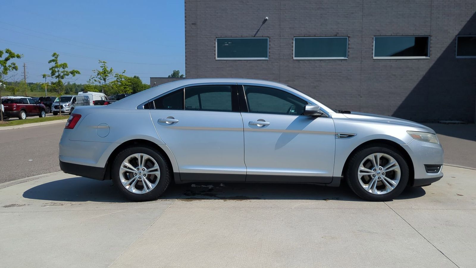 Thumbnail: 2014 Ford Taurus - 8