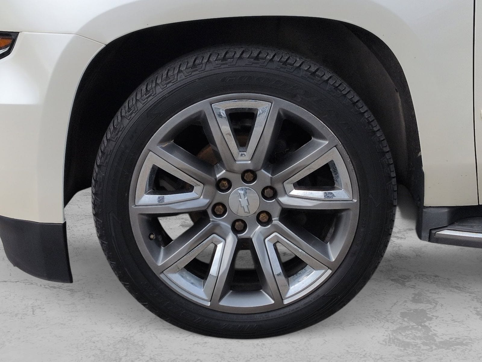 Thumbnail: 2015 Chevrolet Suburban - 17