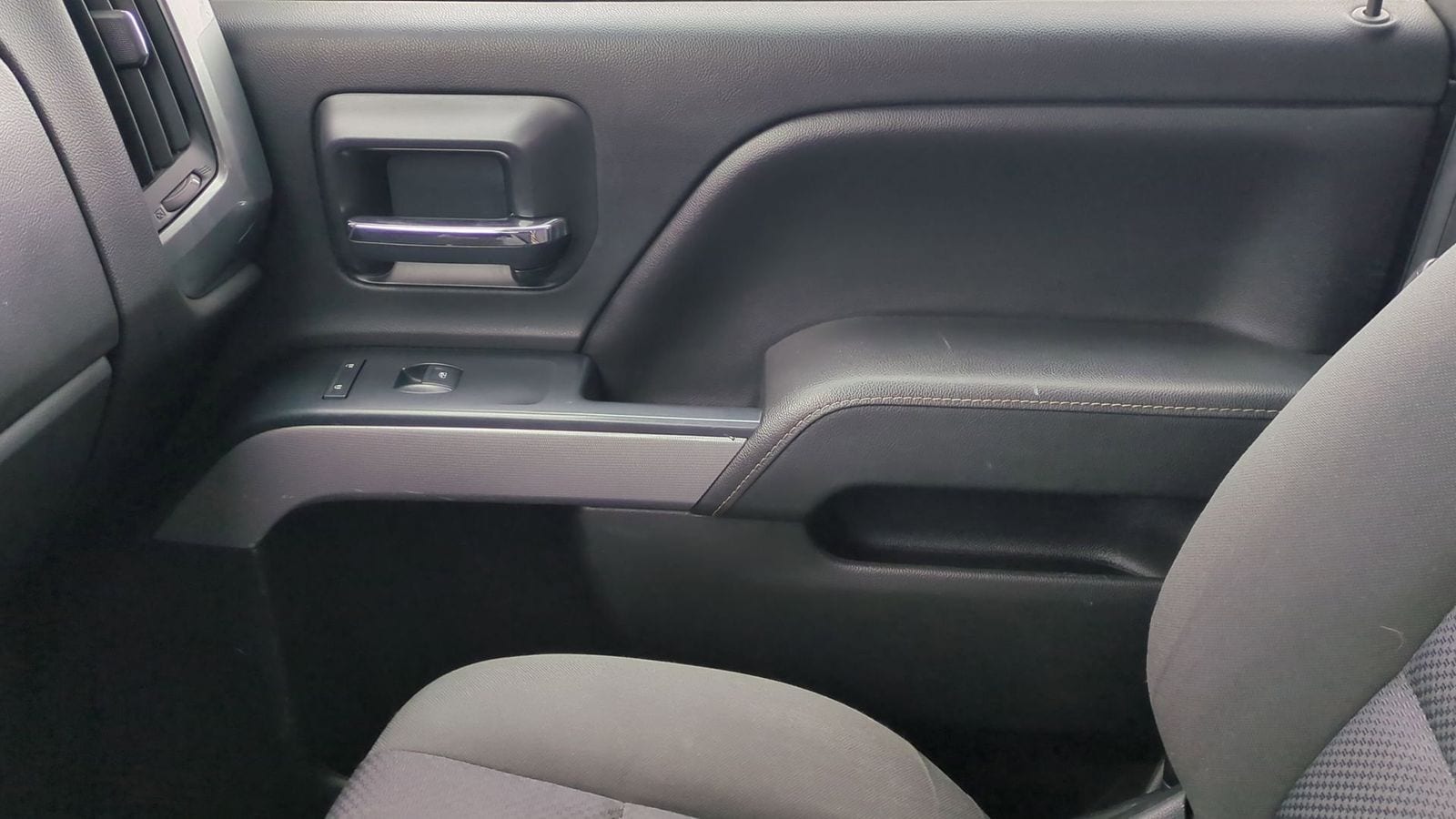 Thumbnail: 2015 Chevrolet Silverado 1500 - 29