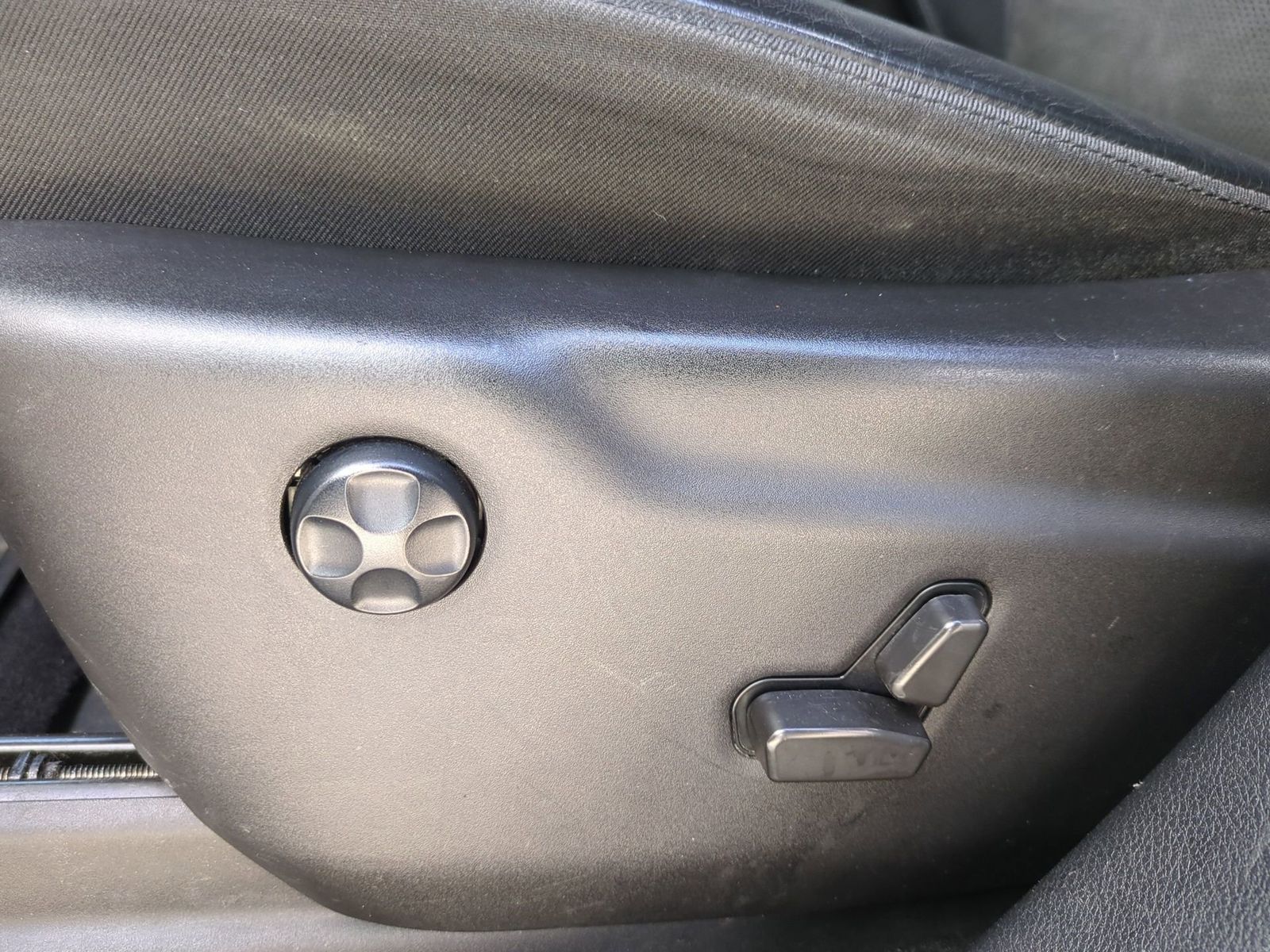 Thumbnail: 2021 Jeep Grand Cherokee - 21